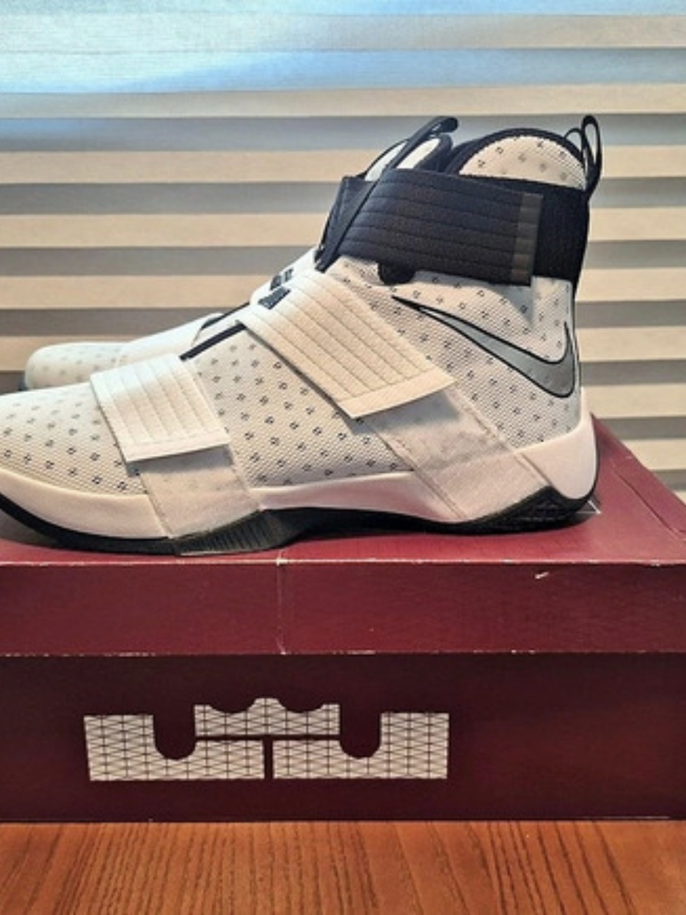 Nike LeBron Soldier 10 SFG 'White Gum' Basketball Shoes